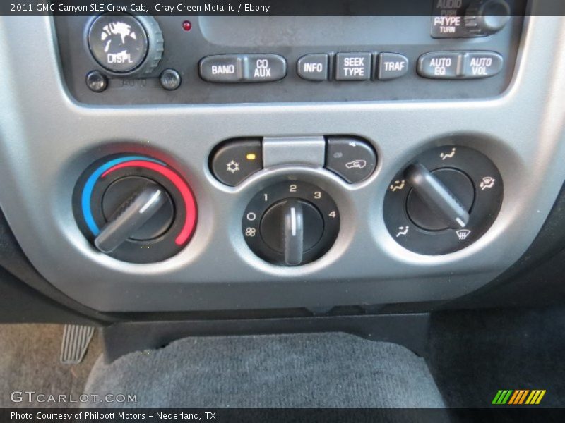 Controls of 2011 Canyon SLE Crew Cab