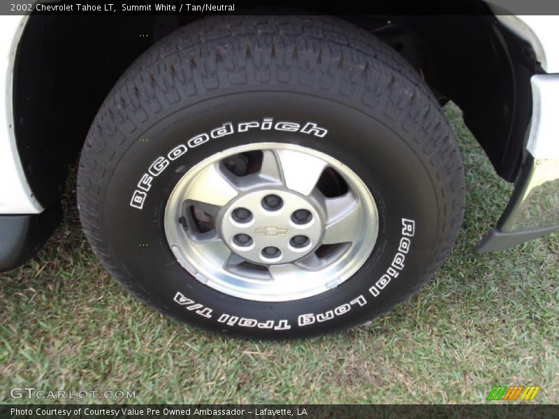 Summit White / Tan/Neutral 2002 Chevrolet Tahoe LT