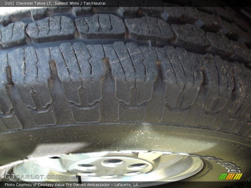 Summit White / Tan/Neutral 2002 Chevrolet Tahoe LT