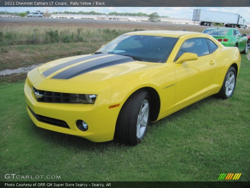 Front 3/4 View of 2011 Camaro LT Coupe