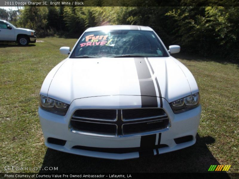 Bright White / Black 2011 Dodge Charger SE