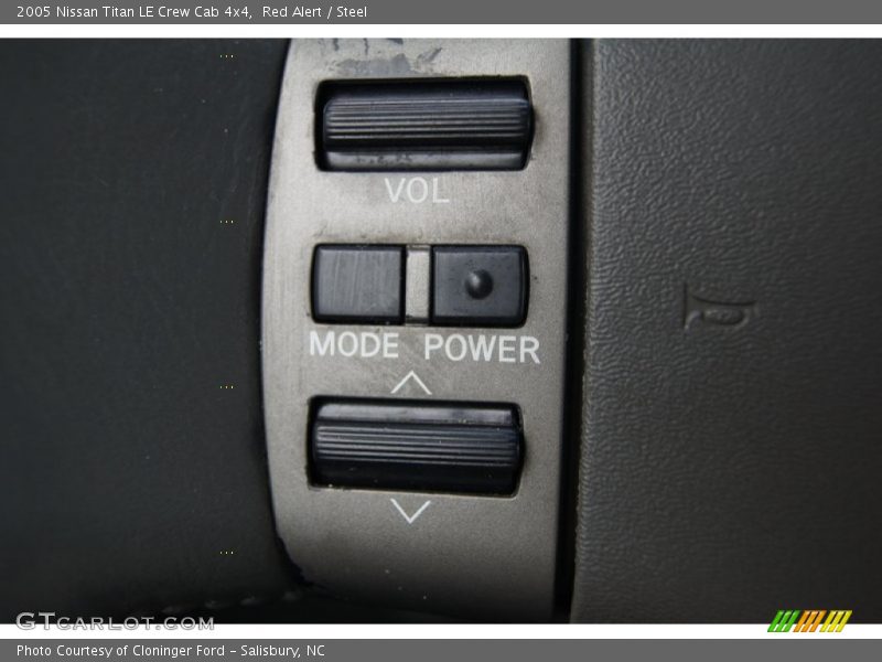 Red Alert / Steel 2005 Nissan Titan LE Crew Cab 4x4