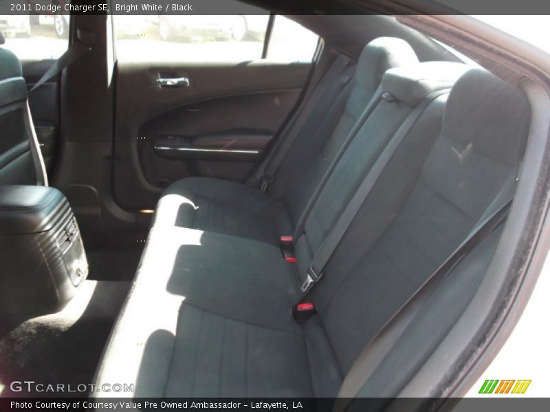 Bright White / Black 2011 Dodge Charger SE