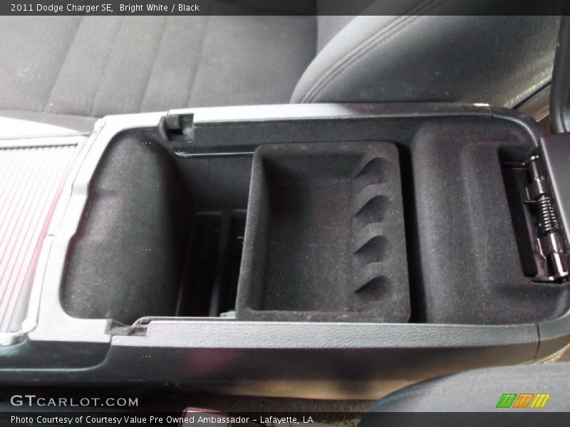 Bright White / Black 2011 Dodge Charger SE