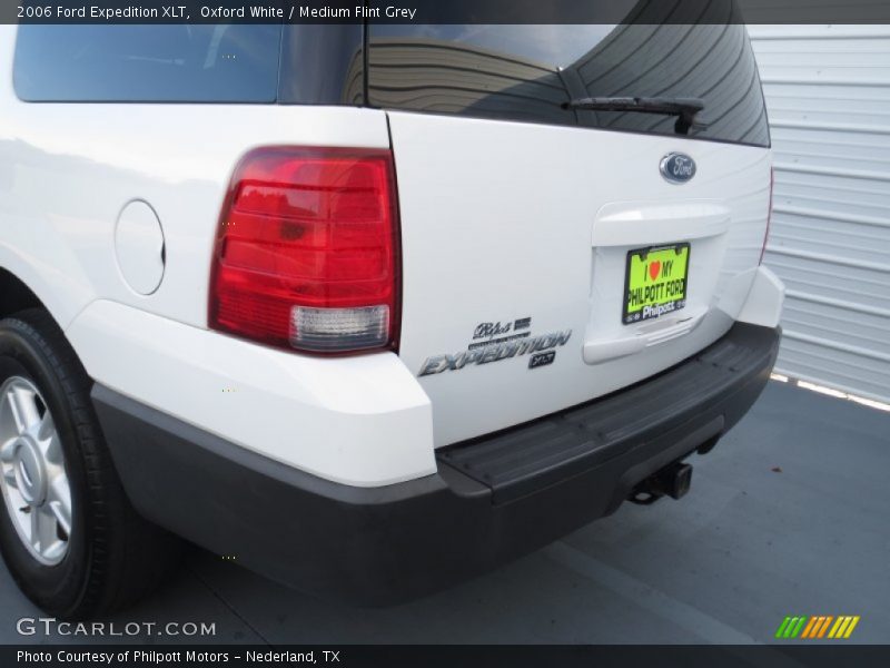 Oxford White / Medium Flint Grey 2006 Ford Expedition XLT