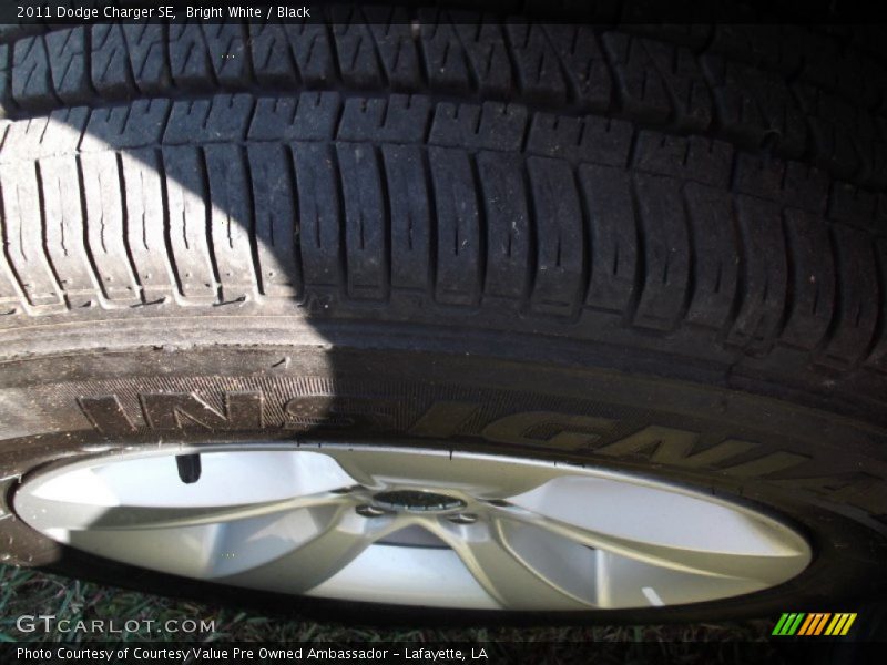 Bright White / Black 2011 Dodge Charger SE