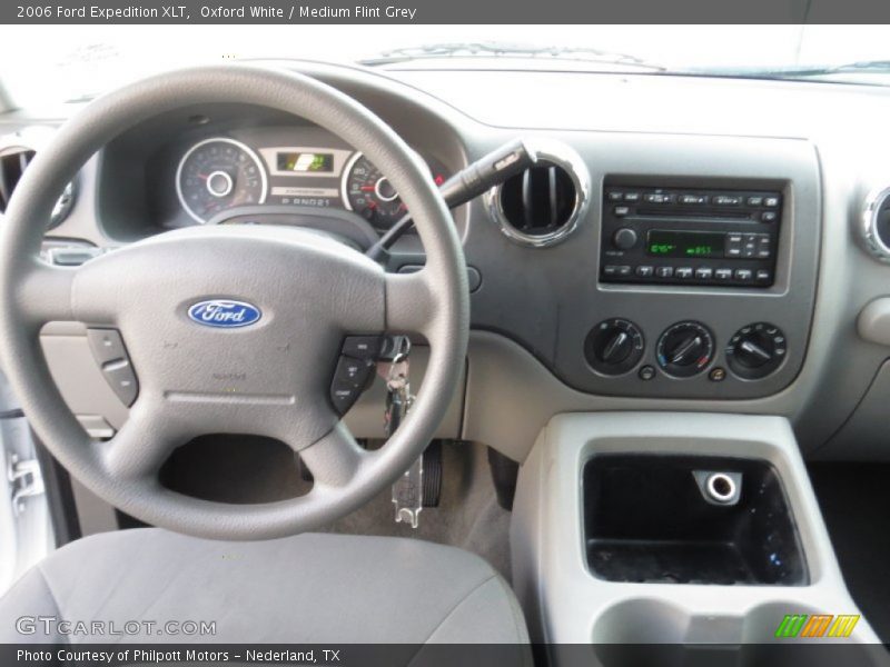 Oxford White / Medium Flint Grey 2006 Ford Expedition XLT