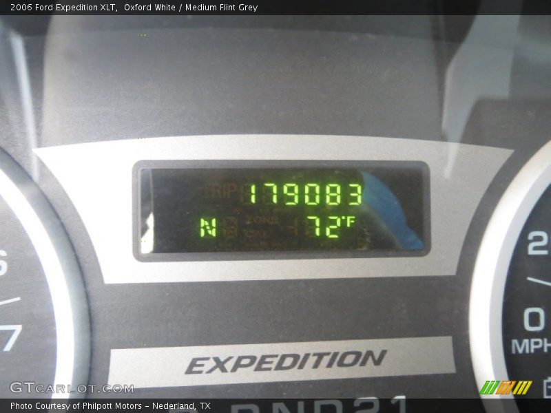 Oxford White / Medium Flint Grey 2006 Ford Expedition XLT
