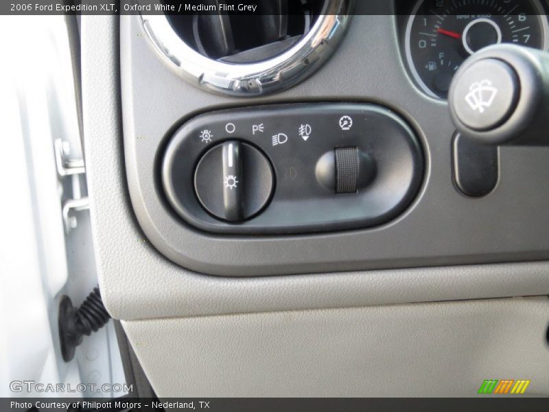 Oxford White / Medium Flint Grey 2006 Ford Expedition XLT