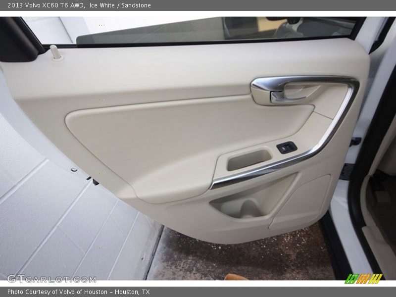 Ice White / Sandstone 2013 Volvo XC60 T6 AWD