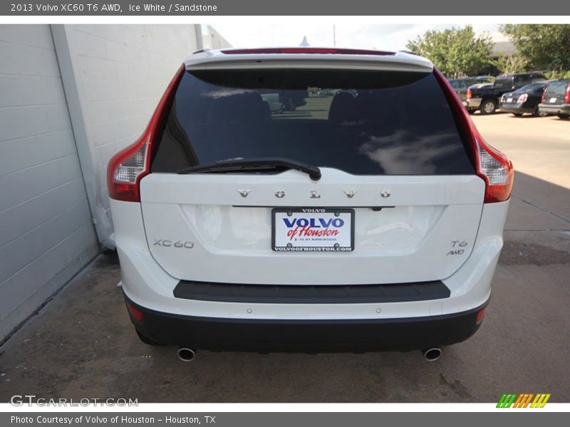 Ice White / Sandstone 2013 Volvo XC60 T6 AWD