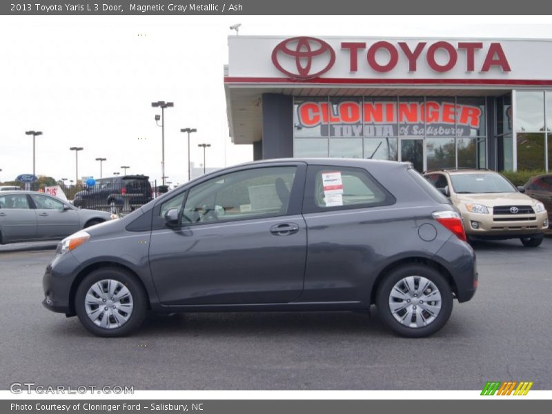 Magnetic Gray Metallic / Ash 2013 Toyota Yaris L 3 Door