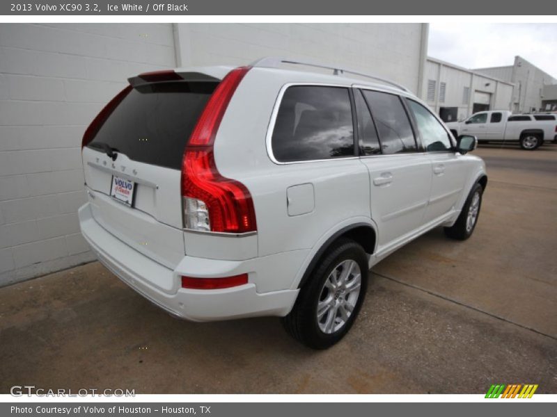 Ice White / Off Black 2013 Volvo XC90 3.2