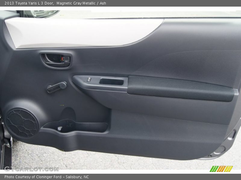 Magnetic Gray Metallic / Ash 2013 Toyota Yaris L 3 Door
