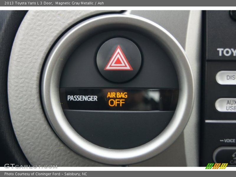 Magnetic Gray Metallic / Ash 2013 Toyota Yaris L 3 Door