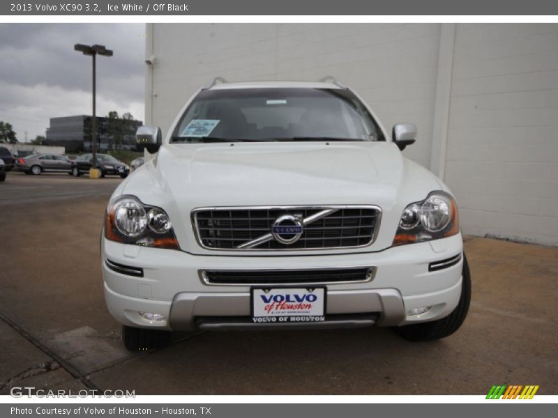 Ice White / Off Black 2013 Volvo XC90 3.2