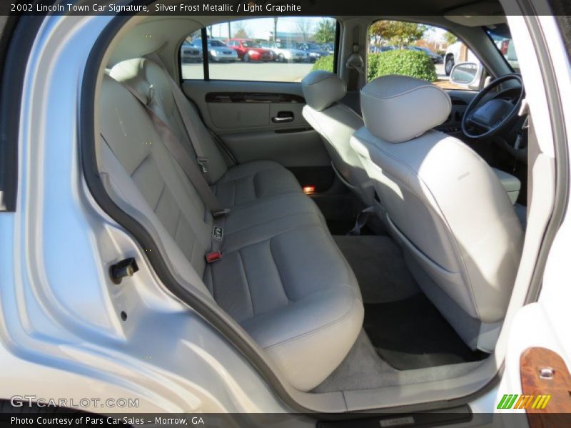 Silver Frost Metallic / Light Graphite 2002 Lincoln Town Car Signature