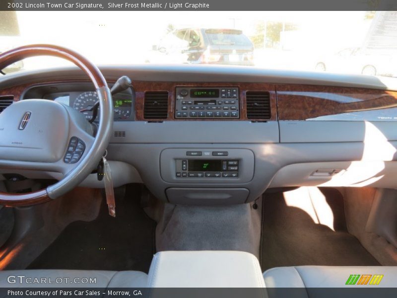 Silver Frost Metallic / Light Graphite 2002 Lincoln Town Car Signature