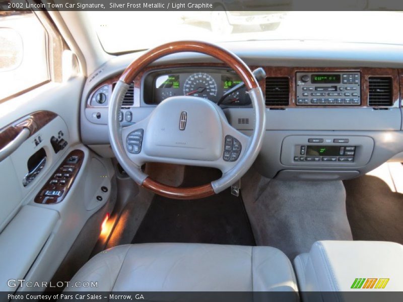 Silver Frost Metallic / Light Graphite 2002 Lincoln Town Car Signature