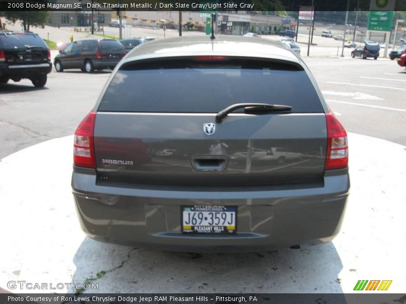 Dark Titanium Metallic / Dark Slate Gray/Light Slate Gray 2008 Dodge Magnum SE