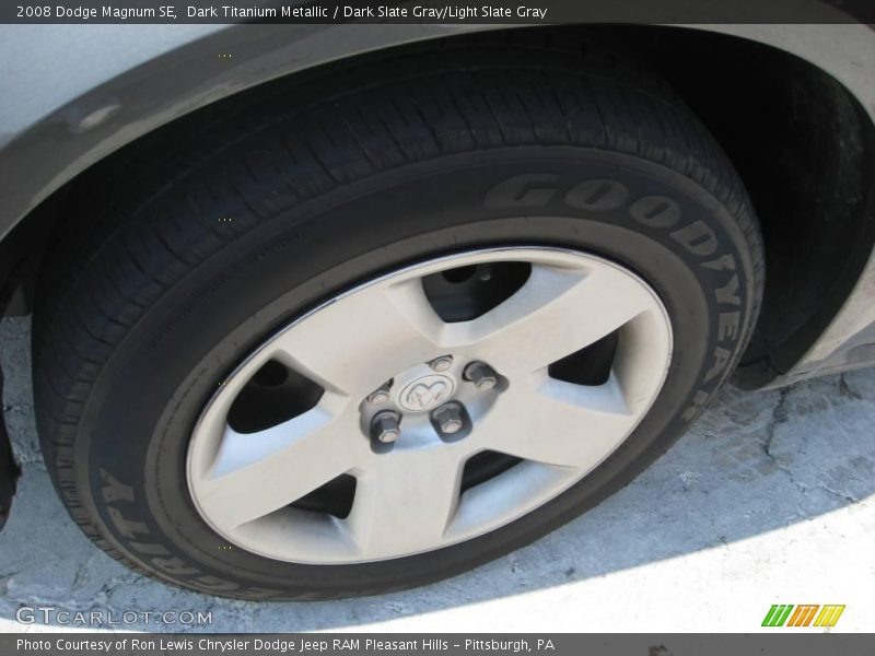 Dark Titanium Metallic / Dark Slate Gray/Light Slate Gray 2008 Dodge Magnum SE