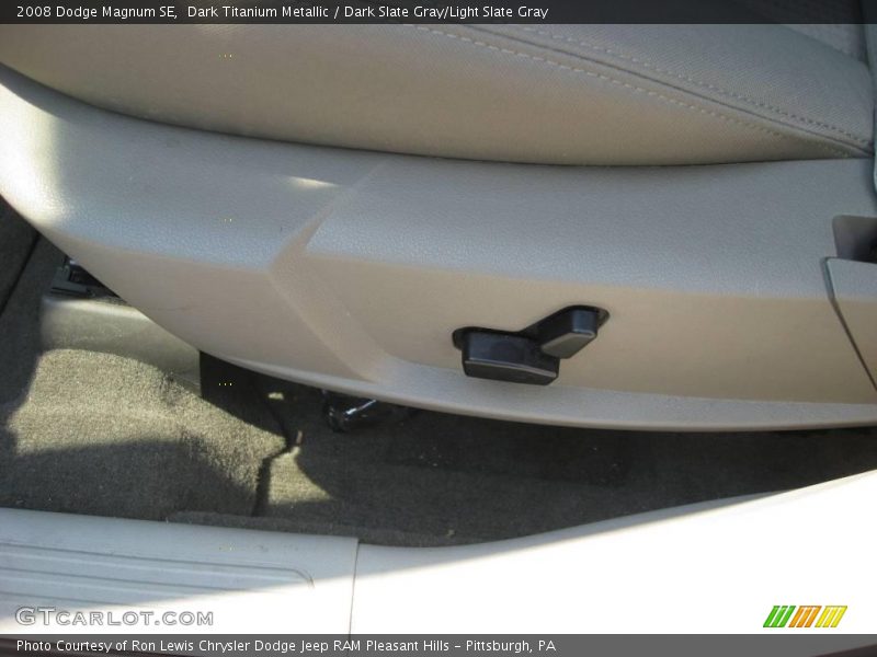 Dark Titanium Metallic / Dark Slate Gray/Light Slate Gray 2008 Dodge Magnum SE