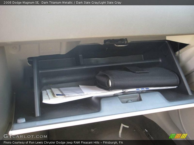 Dark Titanium Metallic / Dark Slate Gray/Light Slate Gray 2008 Dodge Magnum SE