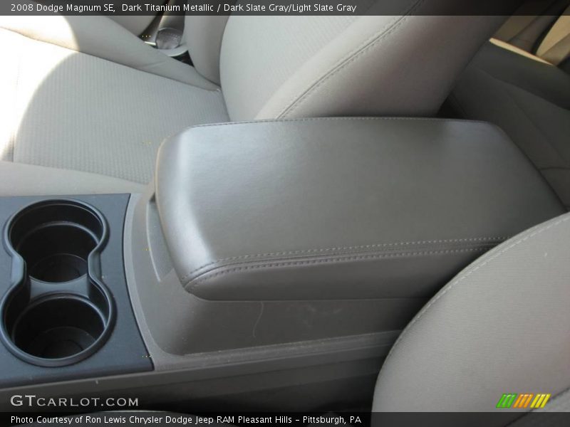 Dark Titanium Metallic / Dark Slate Gray/Light Slate Gray 2008 Dodge Magnum SE