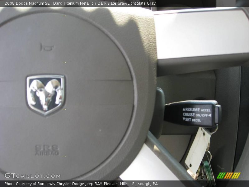 Dark Titanium Metallic / Dark Slate Gray/Light Slate Gray 2008 Dodge Magnum SE