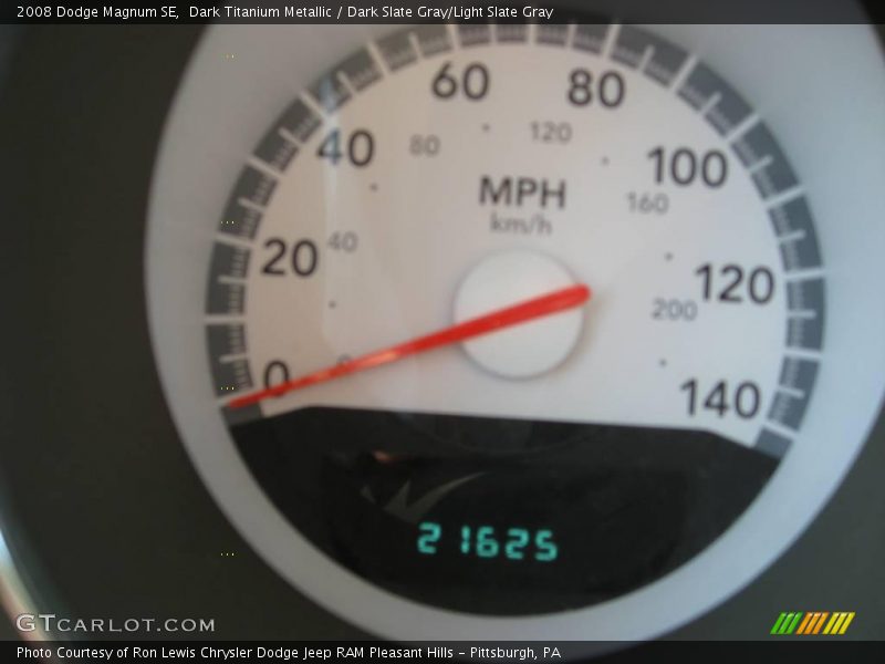 Dark Titanium Metallic / Dark Slate Gray/Light Slate Gray 2008 Dodge Magnum SE
