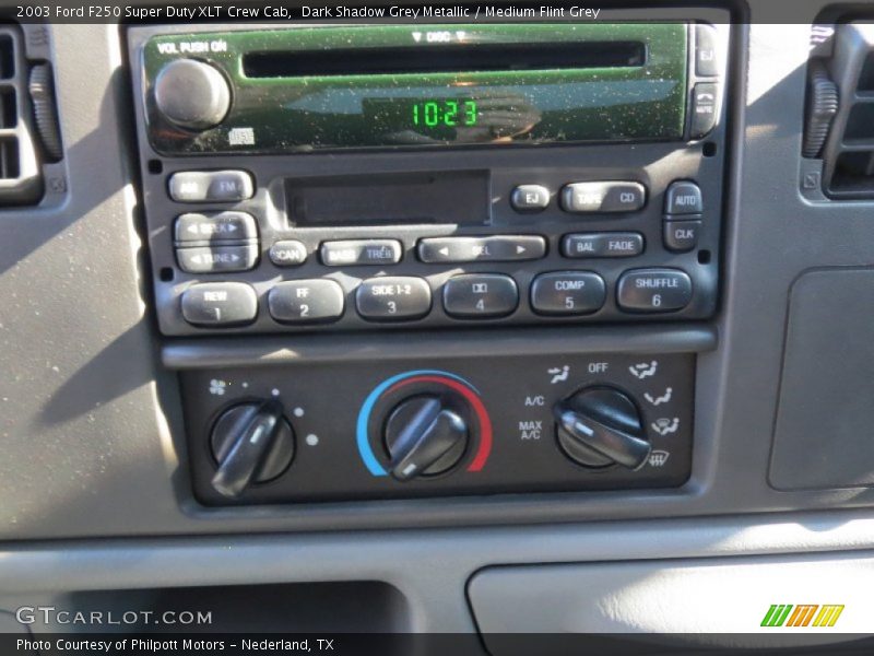Controls of 2003 F250 Super Duty XLT Crew Cab