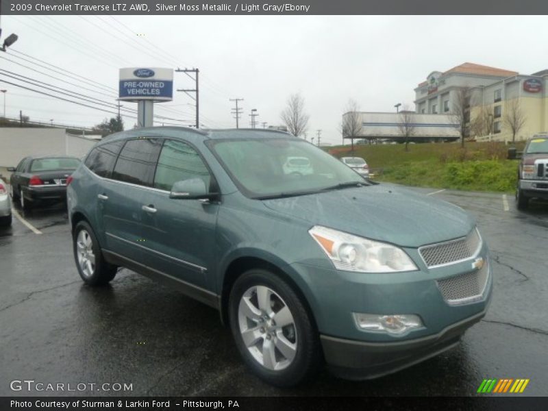 Front 3/4 View of 2009 Traverse LTZ AWD