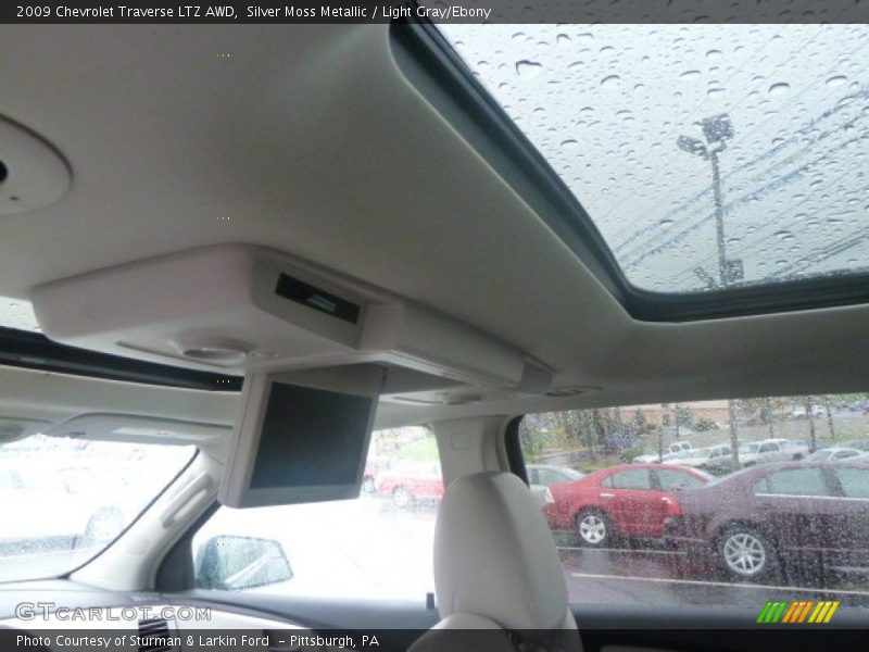 Sunroof of 2009 Traverse LTZ AWD