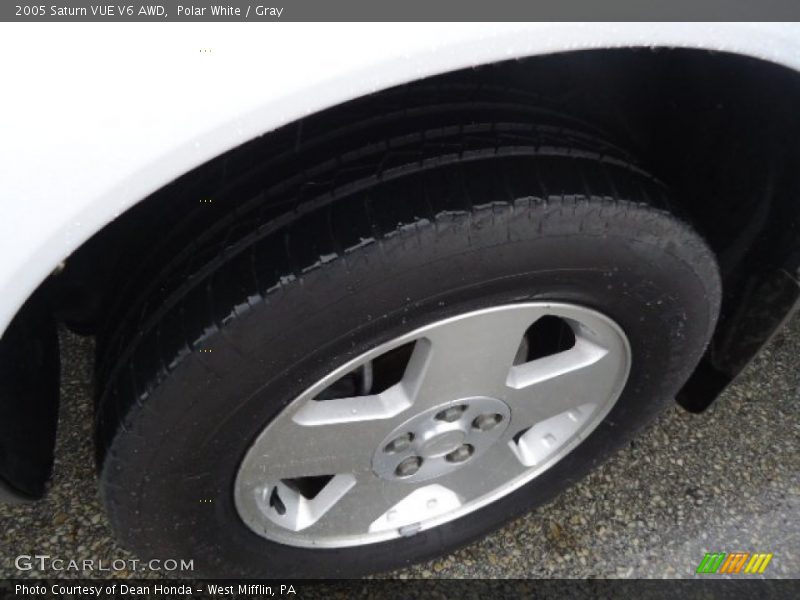 Polar White / Gray 2005 Saturn VUE V6 AWD