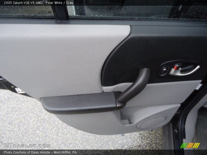 Polar White / Gray 2005 Saturn VUE V6 AWD