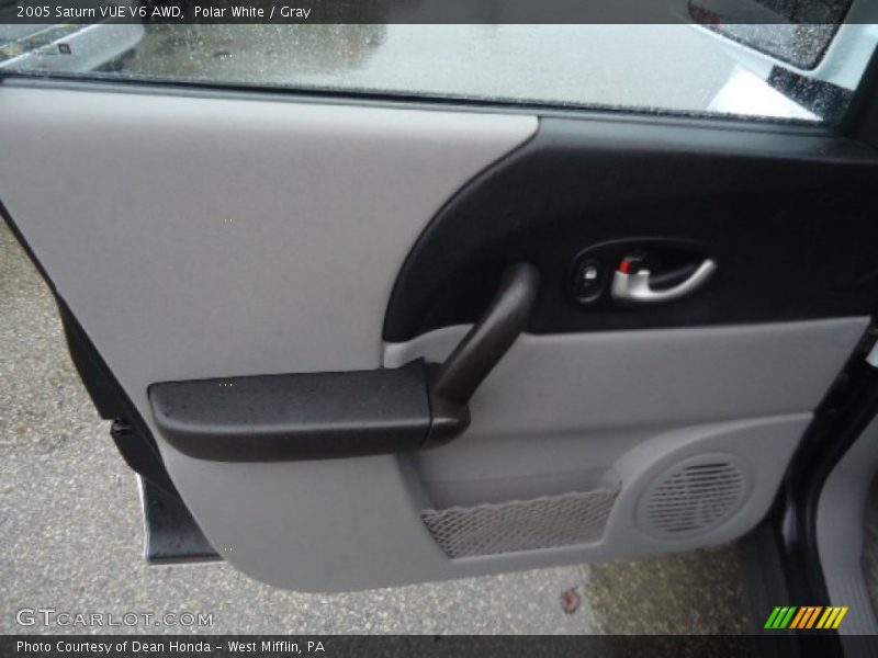 Polar White / Gray 2005 Saturn VUE V6 AWD