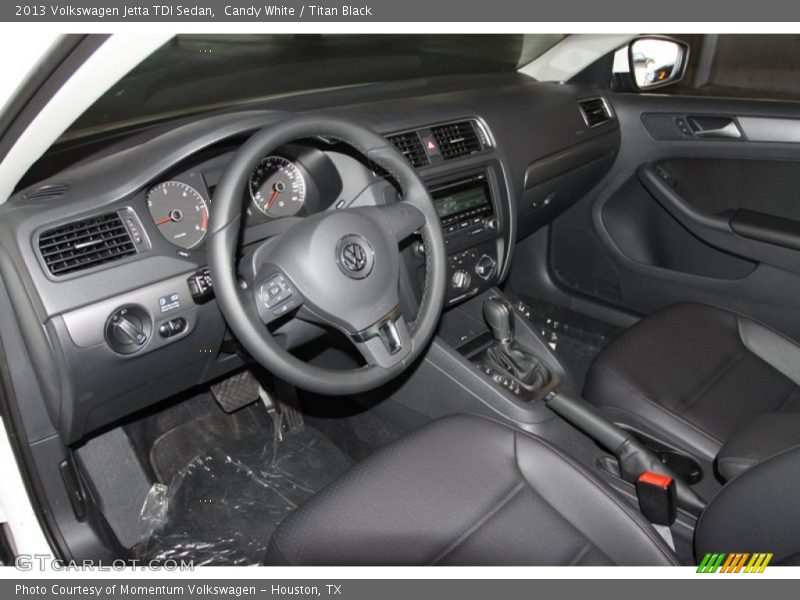 Candy White / Titan Black 2013 Volkswagen Jetta TDI Sedan