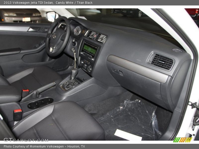 Candy White / Titan Black 2013 Volkswagen Jetta TDI Sedan