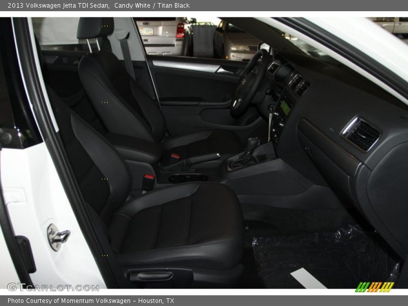 Candy White / Titan Black 2013 Volkswagen Jetta TDI Sedan