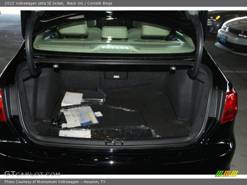 Black Uni / Cornsilk Beige 2013 Volkswagen Jetta SE Sedan