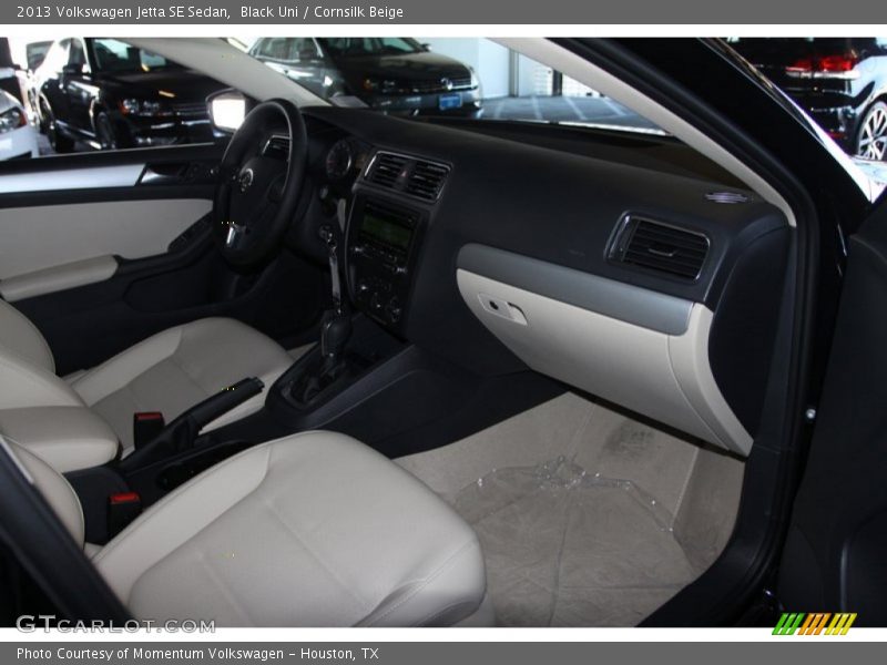 Black Uni / Cornsilk Beige 2013 Volkswagen Jetta SE Sedan
