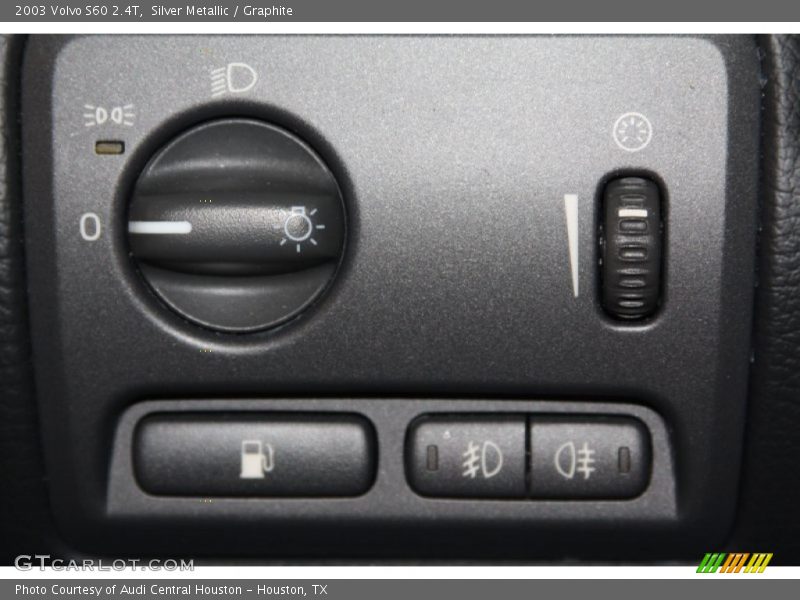 Silver Metallic / Graphite 2003 Volvo S60 2.4T