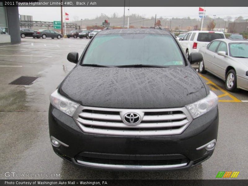 Black / Ash 2011 Toyota Highlander Limited 4WD