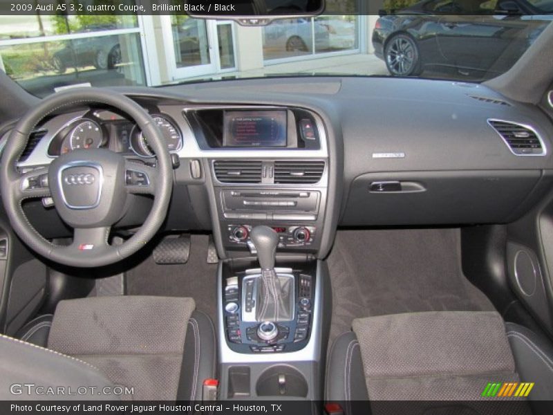Dashboard of 2009 A5 3.2 quattro Coupe