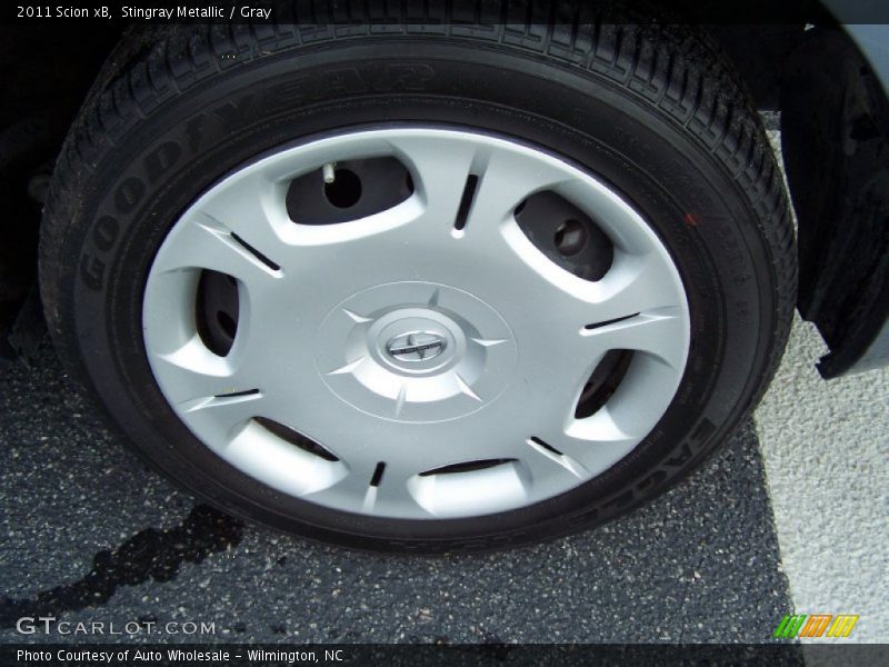 Stingray Metallic / Gray 2011 Scion xB