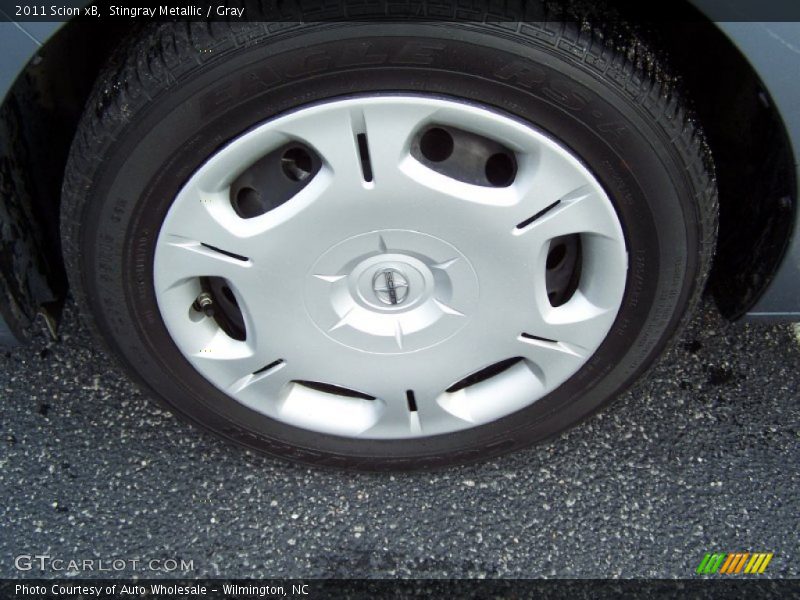 Stingray Metallic / Gray 2011 Scion xB