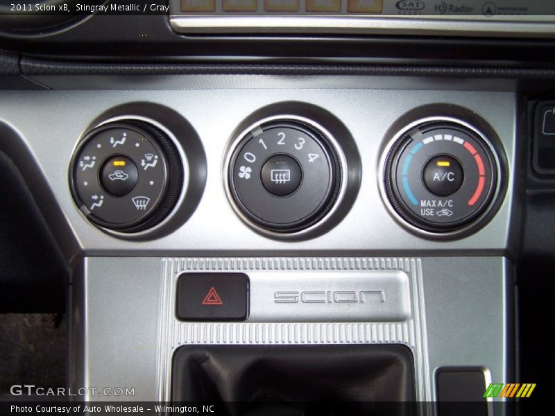 Stingray Metallic / Gray 2011 Scion xB