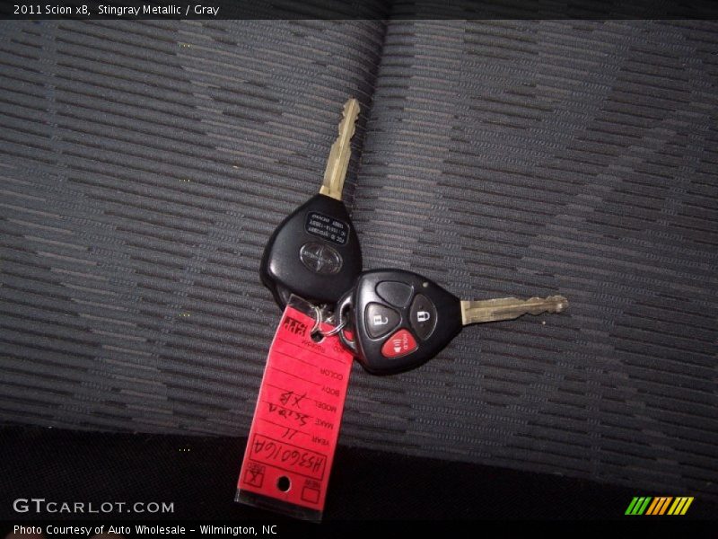 Stingray Metallic / Gray 2011 Scion xB