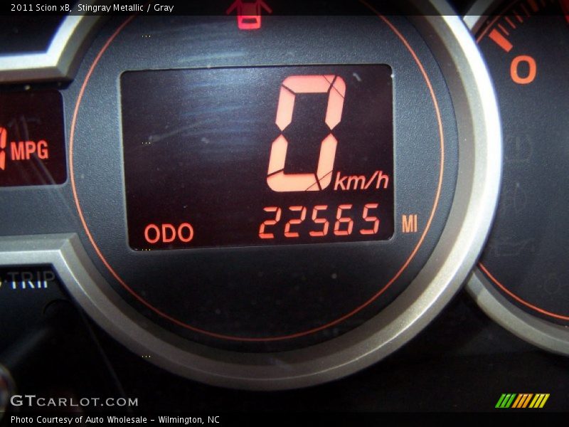 Stingray Metallic / Gray 2011 Scion xB