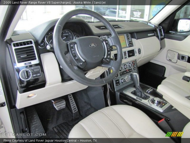 Alaska White / Sand/Jet 2008 Land Rover Range Rover V8 Supercharged